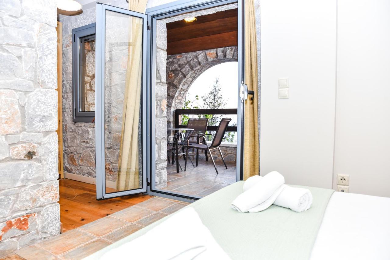 Ryalos Villas カラマタ エクステリア 写真