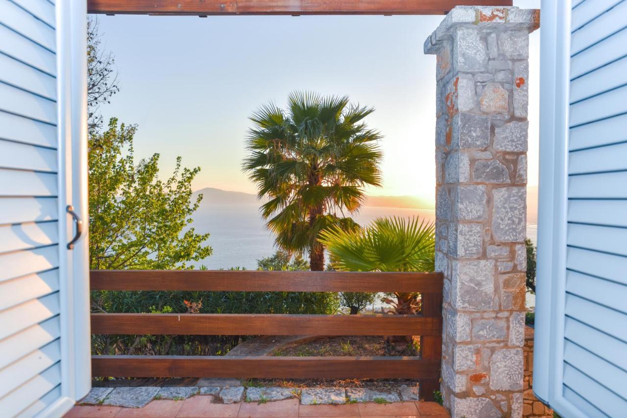 Ryalos Villas カラマタ エクステリア 写真
