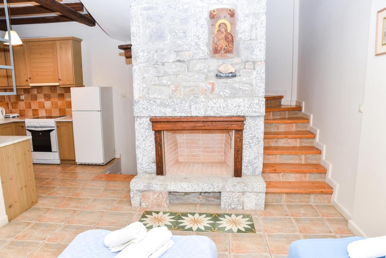 Ryalos Villas カラマタ エクステリア 写真
